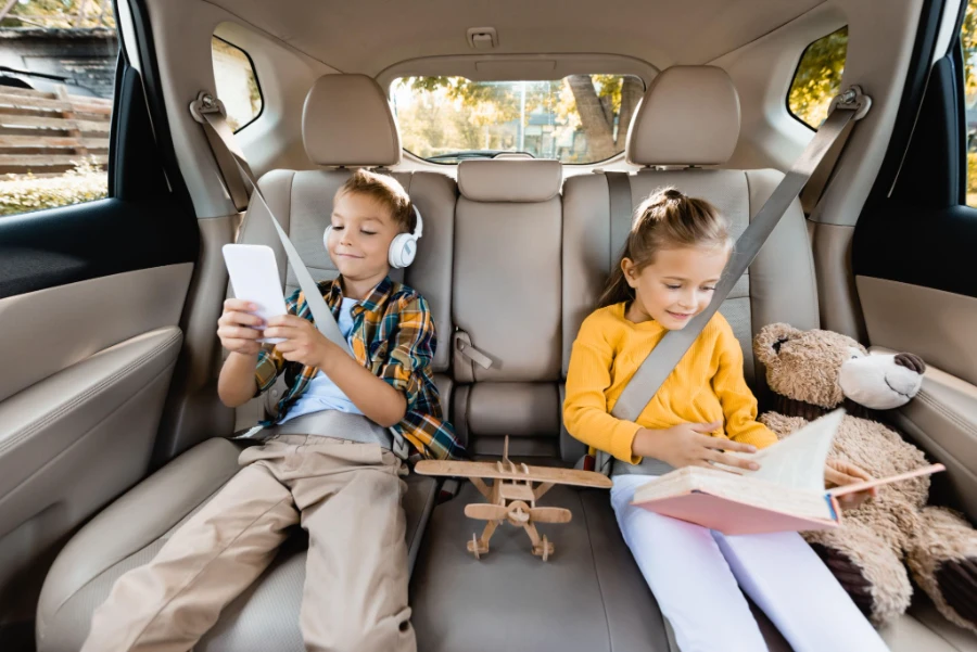 Best Ways to Keep Kids Calm During Car Rides (2)