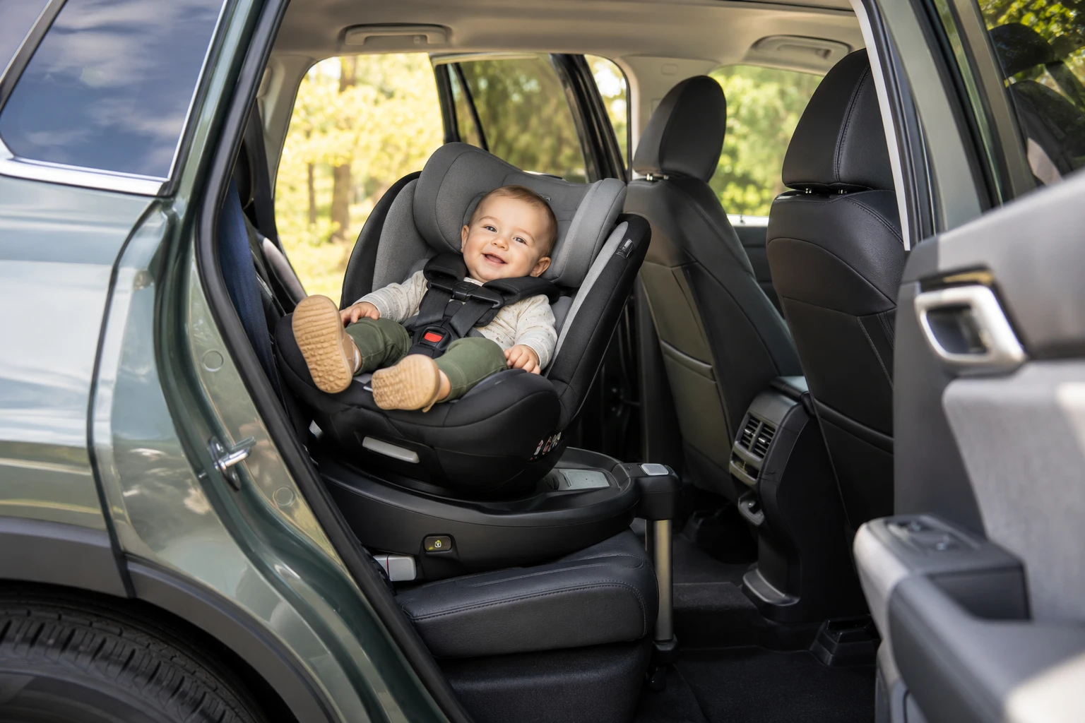 best rotating car seat for compact suv 1