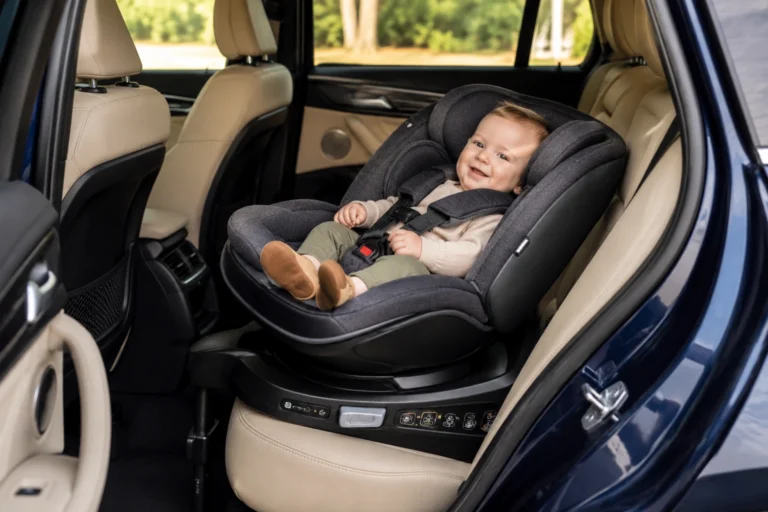rotating car seat rear seat space guide 1