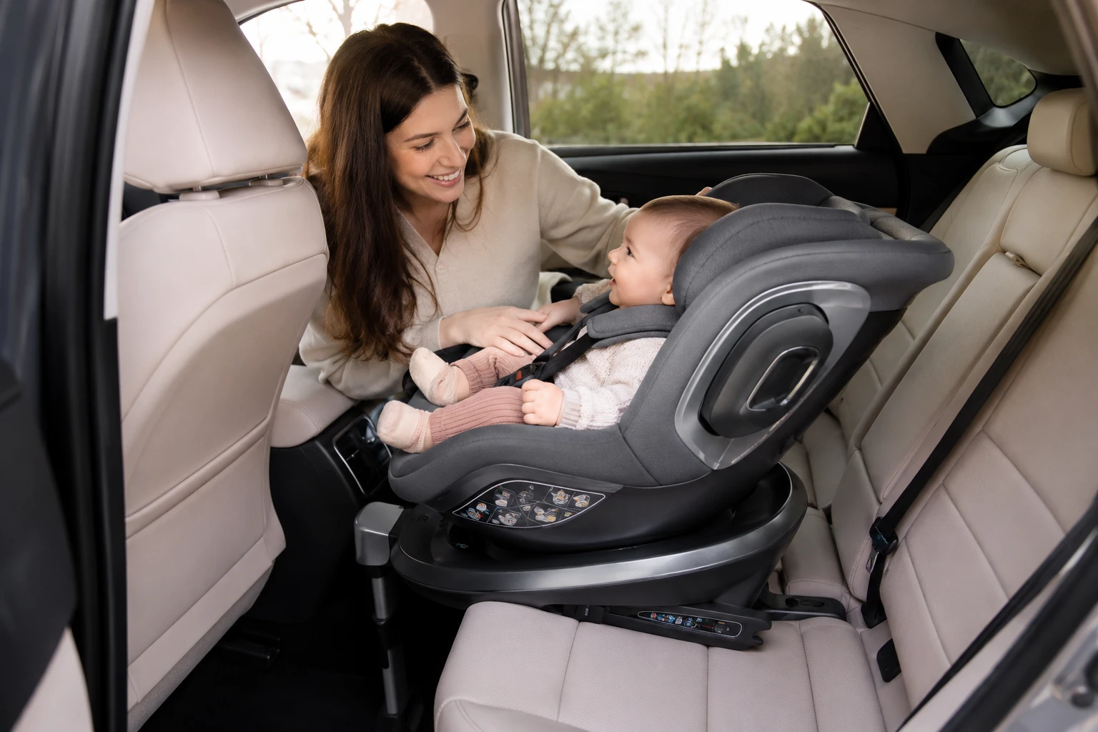 safest rotating car seat 1